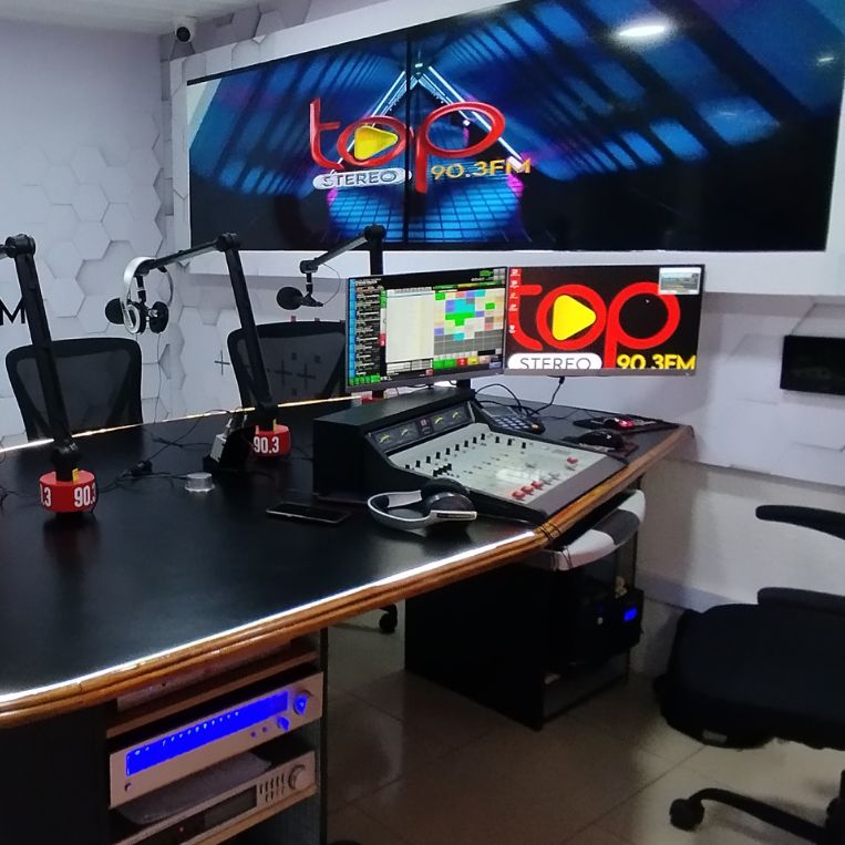 Top Stereo 90.3 FM